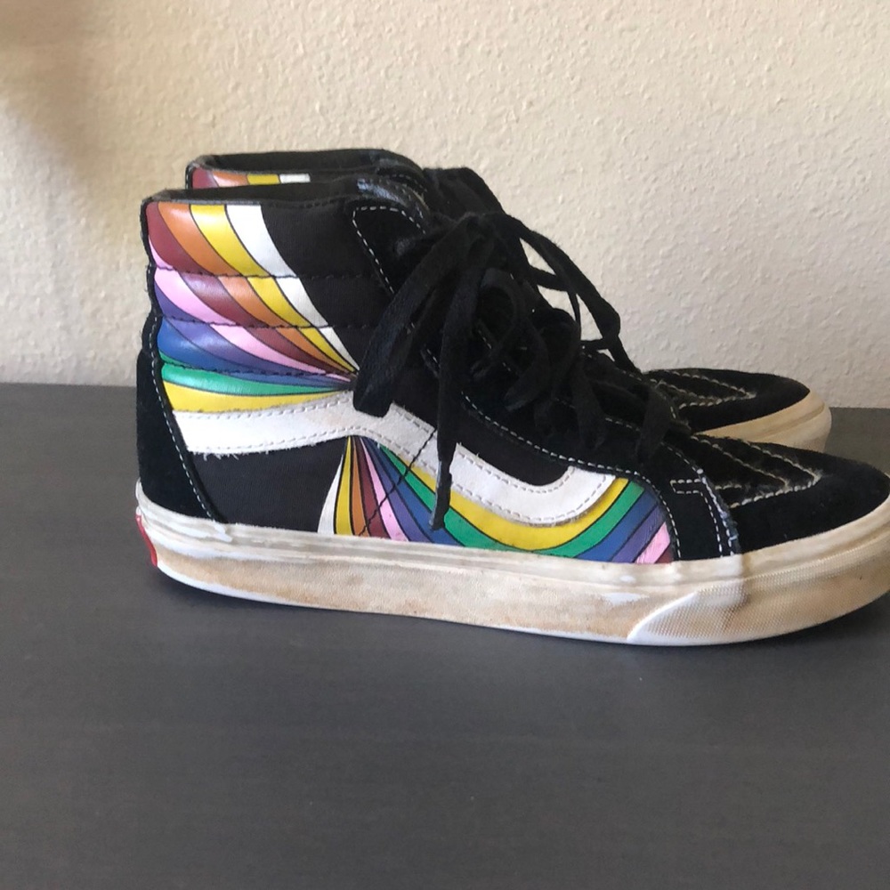 Women’s high top Rainbow vans.